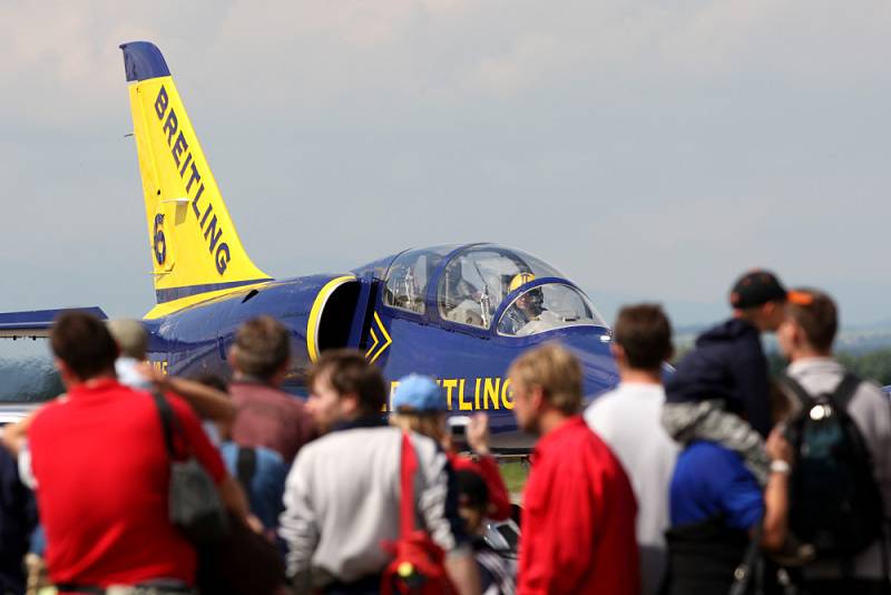 Breitling Jet Team, letoun L-39. International Flying Display v Hradci Králové