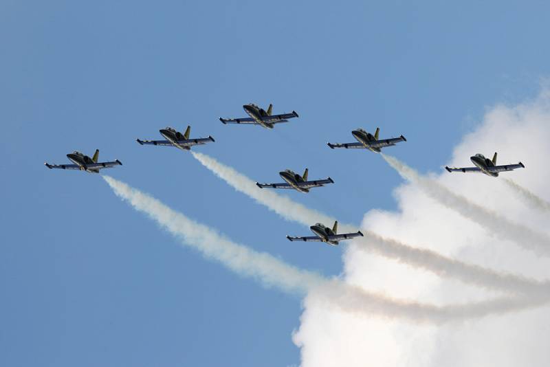 Breitling Jet Team, letoun L-39. International Flying Display v Hradci Králové