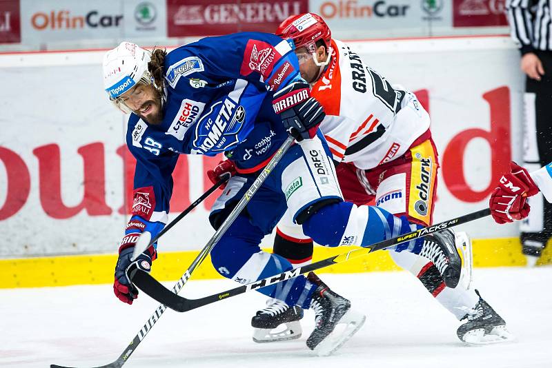 Čtvrtfinále play off hokejové extraligy: Mountfield HK - HC Kometa Brno.