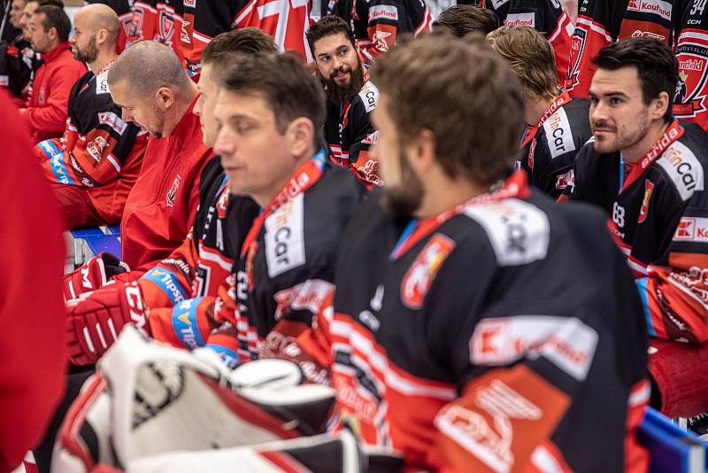 FOCENÍ PŘED SEZONOU absolvovali hokejisté Mountfieldu Hradec Králové.