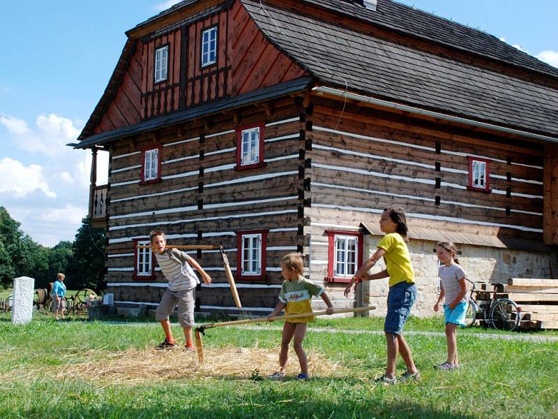 Z dění v Podorlickém skanzenu Krňovice.