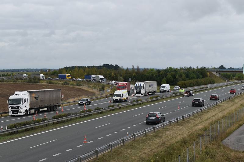 Silničáři do 7. října obnoví 15 kilometrů dálnic D11 a 35 na Hradubicku. Práce mají být expresně rychlé