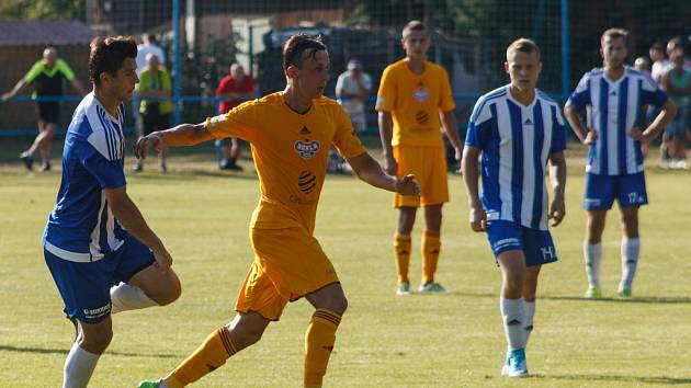 Fotbalový MOL Cup: SK Převýšov - FK Dukla Praha.