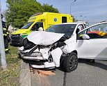 Rovnou dvě dopravní nehody řešili v sobotu odpoledne hasiči z obou hradeckých stanic přímo v Hradci Králové.