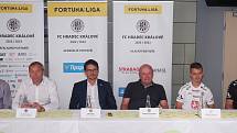 Zástupci FC Hradec Králové na předsezonní tiskové konferenci.