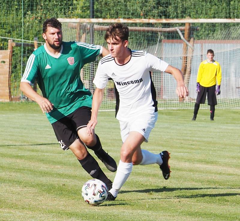 Ve III. třídě skupiny „východ“ se hrál duel Cerekvice (v zeleném) vs. Sendražice (1:3).