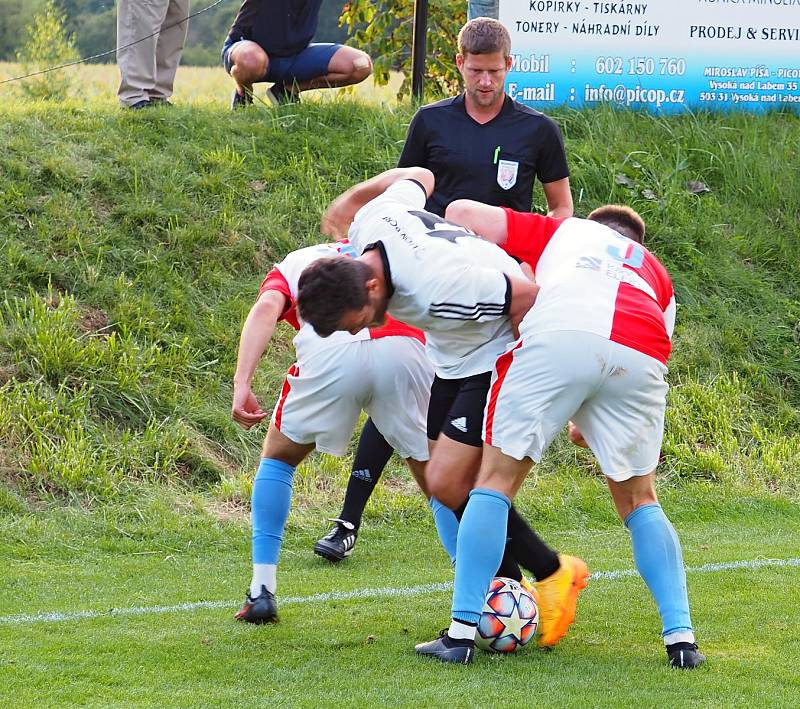 Vysoká nad Labem - Slavia Hradec Králové (v červenobílém) 0:5