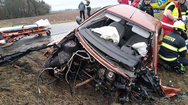 K nehodě dvou aut došlo v pátek odpoledne u Ruseku.