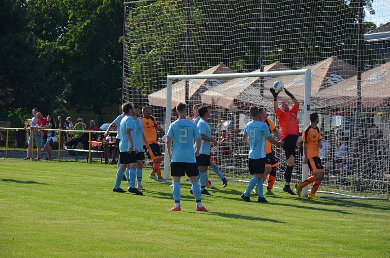 Stěžery (v modrém) - Javornice 4:1.