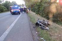 Dopravní nehoda osobního automobilu a motocyklu ve Svinarech.