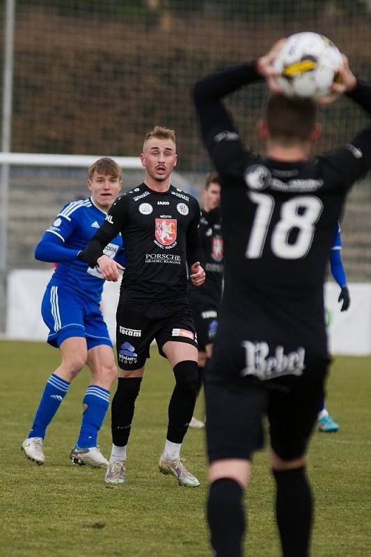 FK Mladá Boleslav B (v modrém) - FC Hradec Králové B 0:0