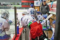 Hokejisté Hronova se na ledě Chomutova ve finiši neměli za co stydět. První polovina zápasu ale zaváněla mnohem horším výsledkem.