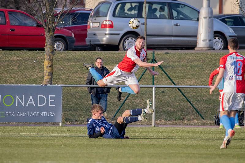 Krajský přebor: Slavia Hradec Králové (červenobílí) - Třebeš 0:2