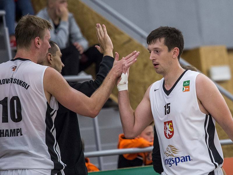 Kooperativa NBL: Královští sokoli - USK Praha.