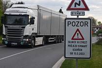 Oprava silnice přes Svinary do Bělče nad Orlicí začně 15. května a skončit má 17. září.