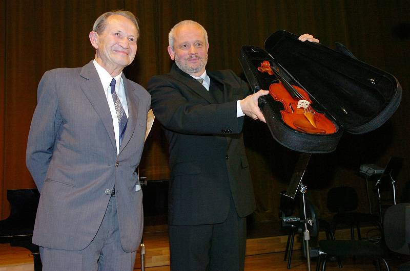 Mistr houslař Vladimír Pilař