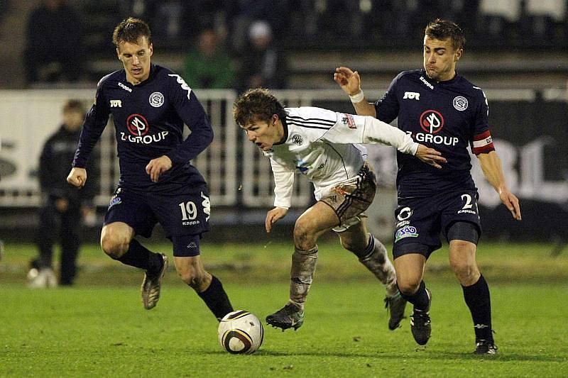 Fotbal, 1. liga: FC Hradec Králové - 1. FC Slovácko. (Neděle 21. listopadu 2010)