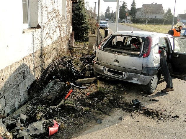 Tragická dopravní nehoda na silnici I/11 poblíž obce Libčany.