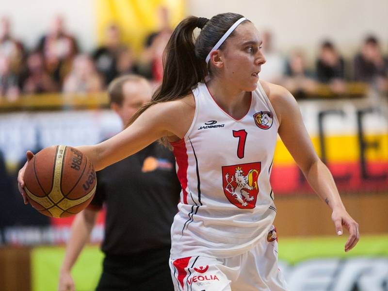 Ženská basketbalová liga - finále play off: TJ Sokol Hradec Králové - ZVVZ USK Praha.