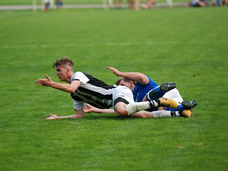 Krajský přebor ve fotbale: TJ Lázně Bělohrad - FK Chlumec nad Cidlinou.