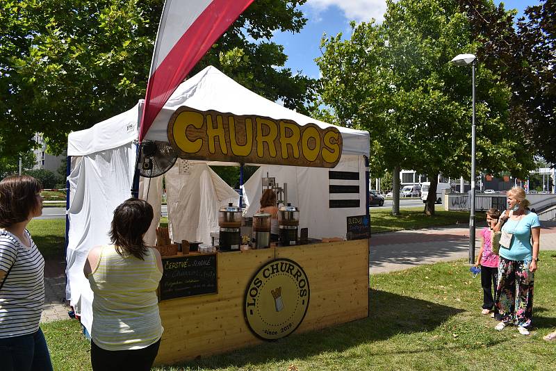 Food festivaly slaví v Hradci Králové úspěch. Stovky lidí přišly i na sobotní festival sladkostí a zmrzliny.