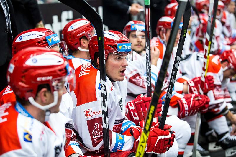 Hokejová extraliga: Mountfield HK - HC Oceláři Třinec.