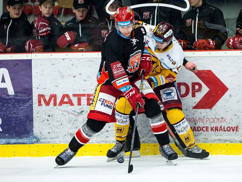 Hokejová extraliga: Mountfield HK - HC Dukla Jihlava.