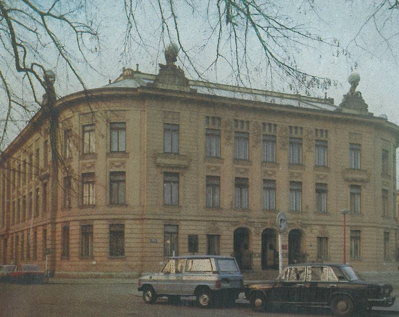 Historická budova fakulty na náměstí Svobody je už od roku 1981 chráněna jako kulturní památka.