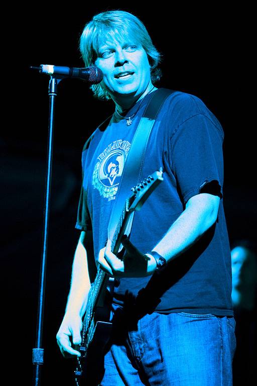 Během koncertu The Offspring při Rock for People 2008 v Hradci Králové museli zdravotníci ošetřit 50 lidí