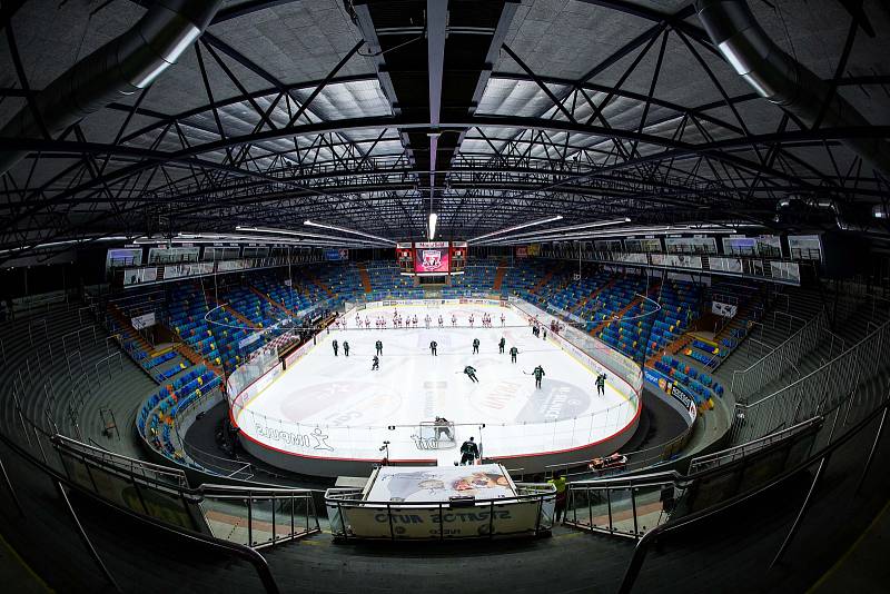 Předkolo hokejového Generali play off Tipsport extraligy: Mountfield HK - HC Energie Karlovy Vary.