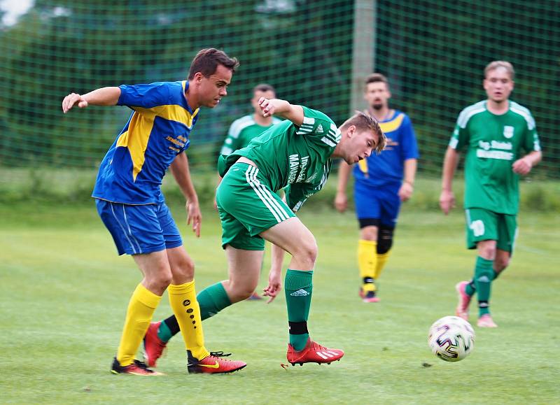 Okresní přebor nabídl také duel Červeněves (zelení) vs. Roudnice B.