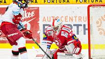 Hokejová extraliga: Mountfield HK - HC Oceláři Třinec.