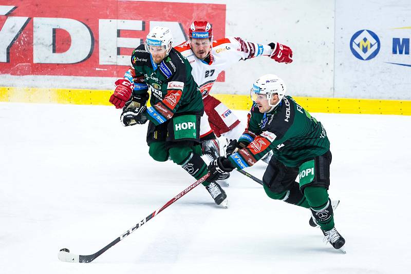 Předkolo hokejového Generali play off Tipsport extraligy: Mountfield HK - HC Energie Karlovy Vary.