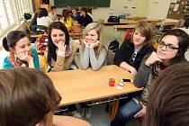 Američtí studenti navštívili Obchodní akademii, Střední odbornou školu a Jazykovou školu s právem státní jazykové školy v Hradci Králové.