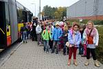 Děti ze školní družiny ZŠ Pouchov na cestě do hradeckého multikina CineStar.