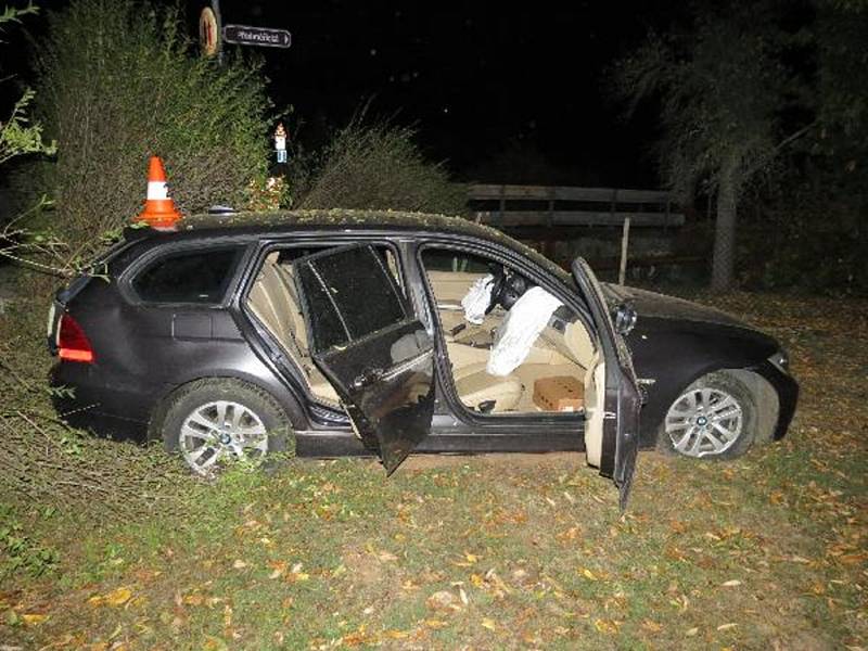 Dopravní nehoda dvou osobních vozidel v hradecké Kydlinovské ulici.