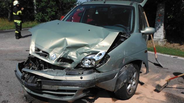 Po střetu dvou vozidel u Martínkova skončila řidička v nemocnici