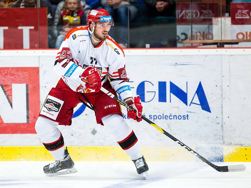 Hokejová extraliga: Mountfield HK - HC Oceláři Třinec.