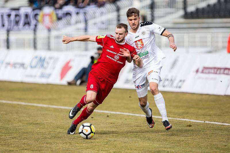 Fotbalová národní liga, duel FC Votroci Hradec Králové - Třinec.