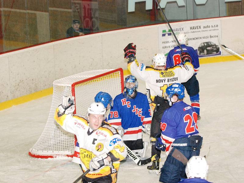 Krajská hokejová liga - čtvrtfinále play off: Stadion Nový Bydžov - HC Jičín.