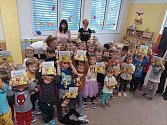 Hradecká Mateřská škola Štefánikova se zapojila do aktivity čtenářské pregramotnosti Mami, tati, pojďme si číst.