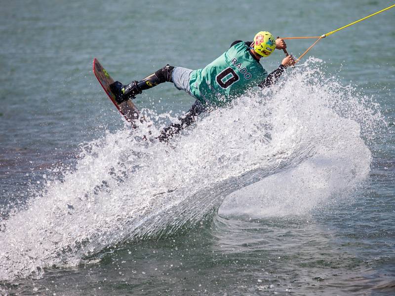 Wakepark na plačické pískovně u Hradce Králové.