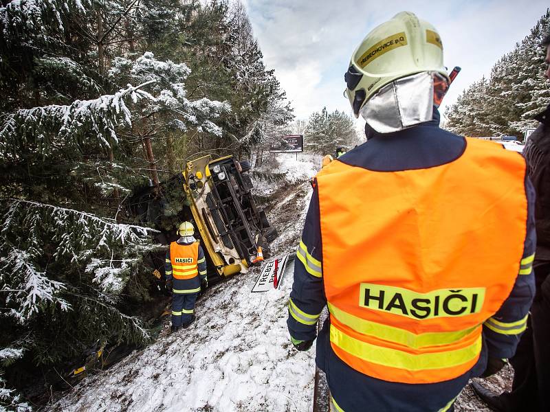 Havárie autobusu u Třebechovic pod Orebem.