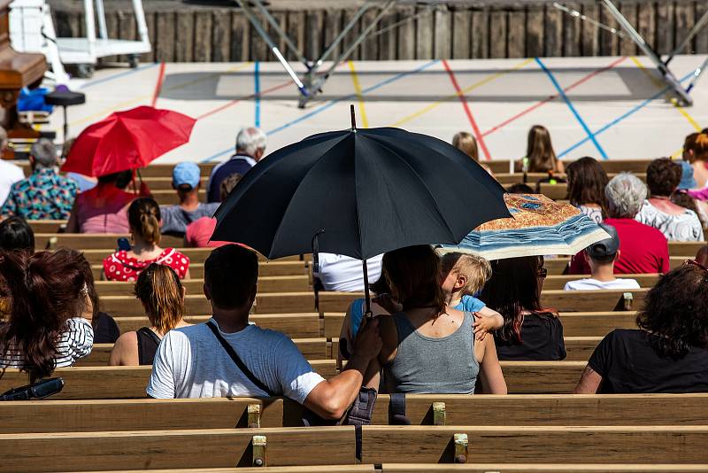 Divadelní festival Letos jinak. Kvůli koronaviru se konal Open air program v omezené míře.