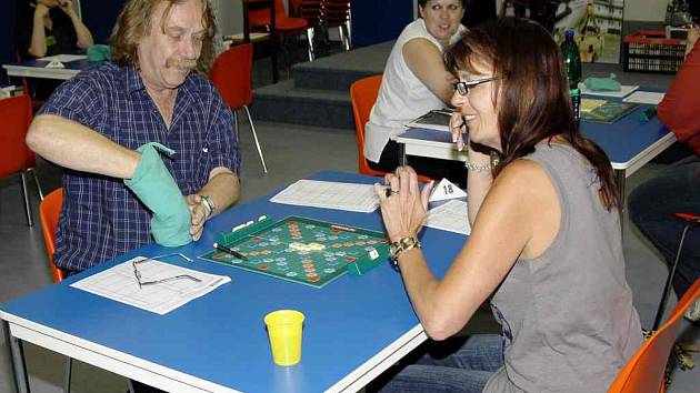 Scrabble hrál v Hradci Nohavica i jeho manželka - Hradecký deník
