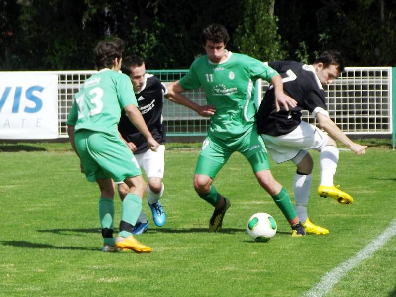 Fotbalový krajský přebor: Olympia Hradec Králové - Hořice.