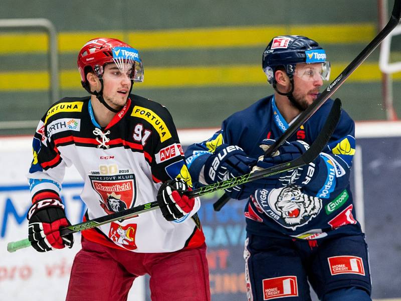 Hokejová extraliga: Mountfield HK - Bílí Tygři Liberec.