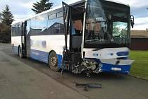 Havárie autobusu v Novém Městě nad Cidlinou.