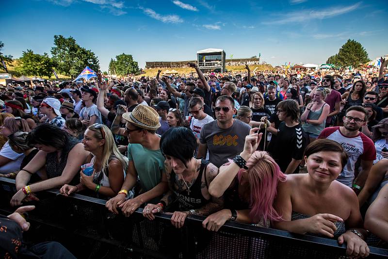 Na letišti v Hradci Králové začal 4. července 2018 dvacátý čtvrtý ročník festivalu Rock for People. Tradiční hudebnbní festival v Hradeckém festival parku. Vystoupily například Tři sestry či Vypsaná fixa