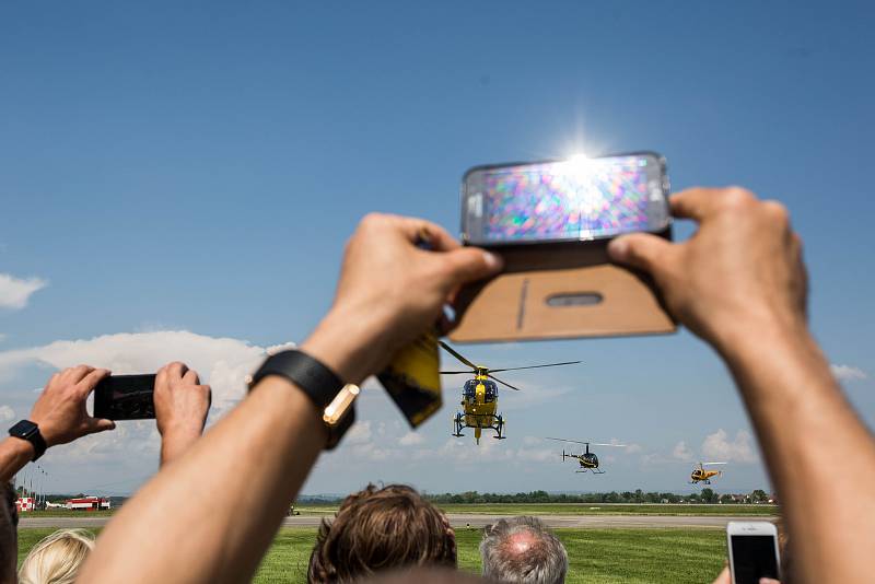 Helicopter show v Hradci Králové.